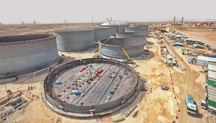 Storage tank fabrication and welding